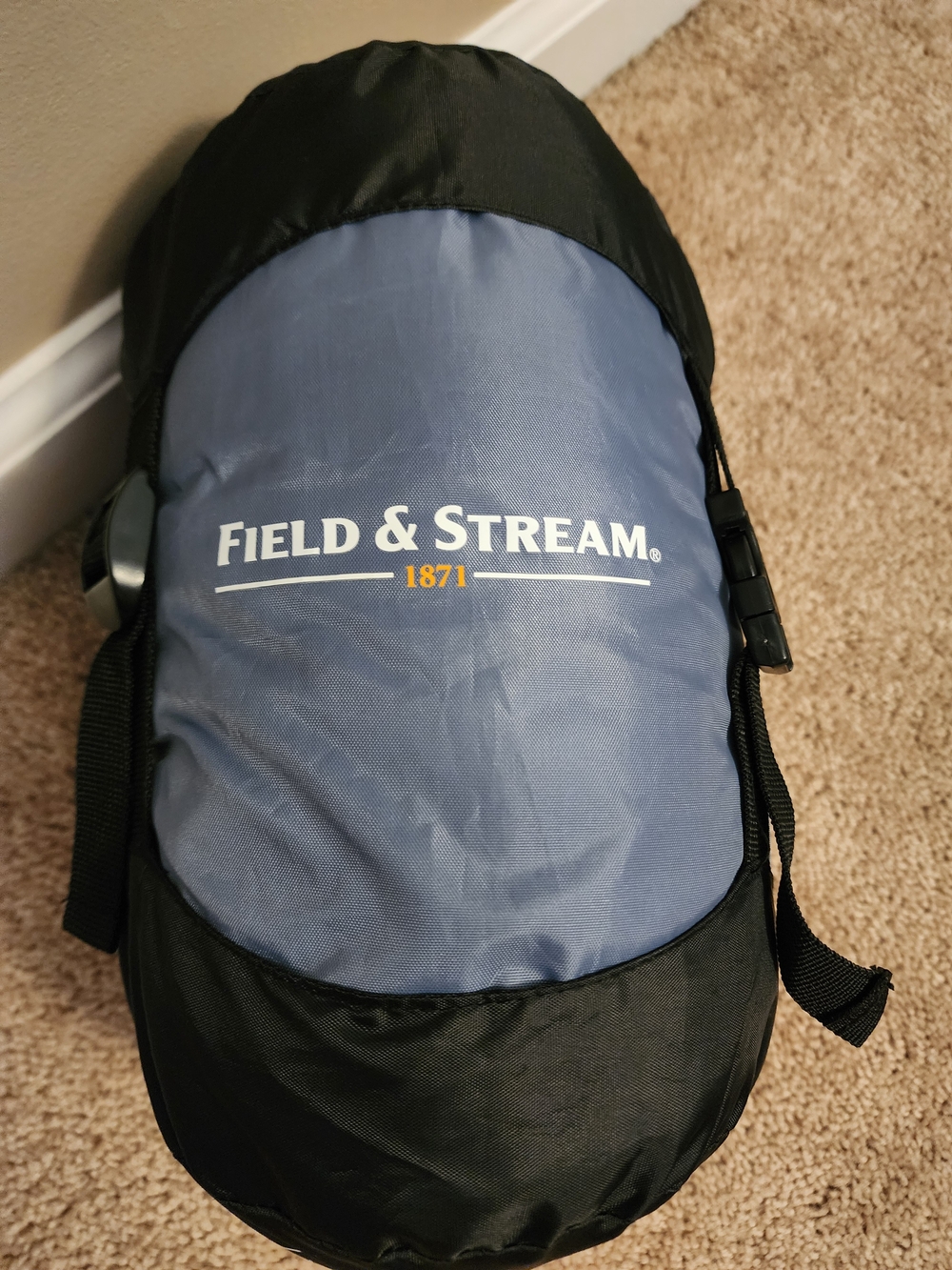 Field & Stream 50° Black and Blue Compression Stuff Sack Sleeping Bag